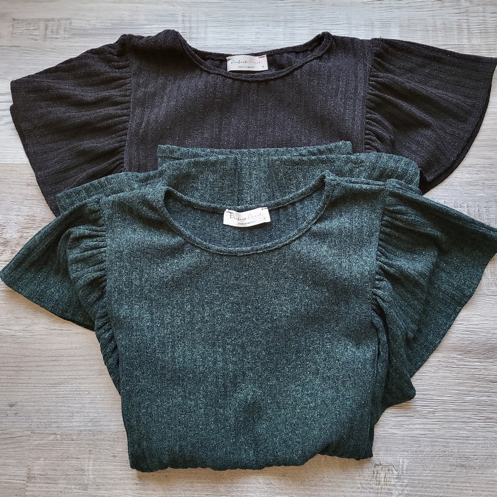 NWOT 2x Flutter Sleeve Sparkle Thread Tops Green and Black